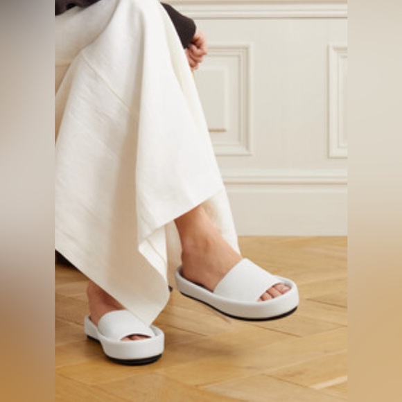 KHAITE Shoes - Khaite Venice leather slide in white leather